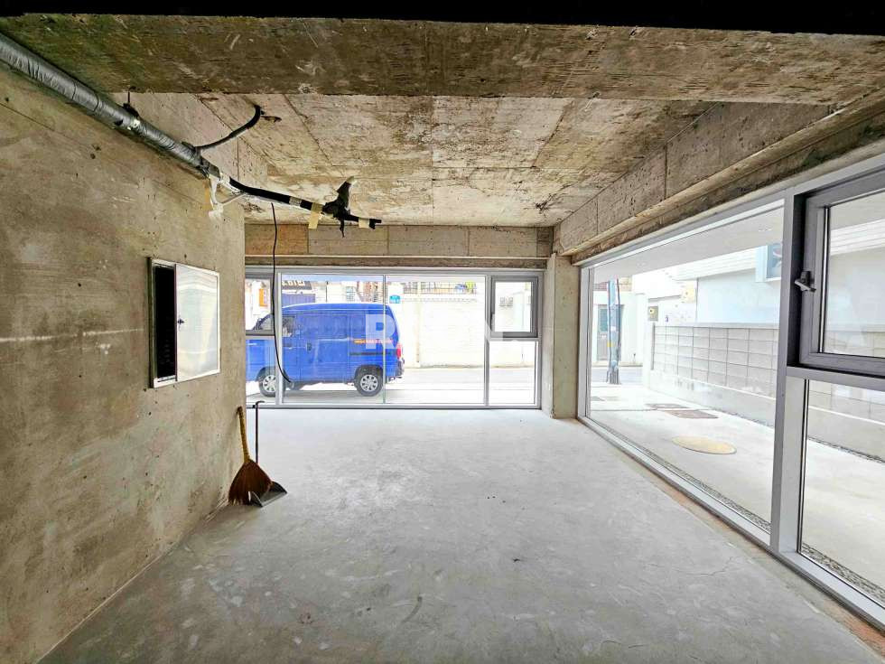 서울 마포구 연남동 [76평]연층사용 연남동 감각적인 외관 무권리 월세 매물번호 13616 사진 8