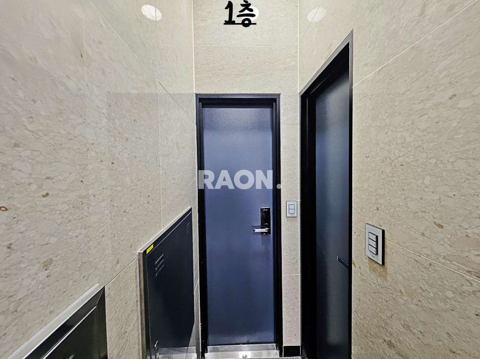 서울 마포구 망원동 [118평]연층사용 마포구청역 신축 무권리 월세 매물번호 13127 사진 7