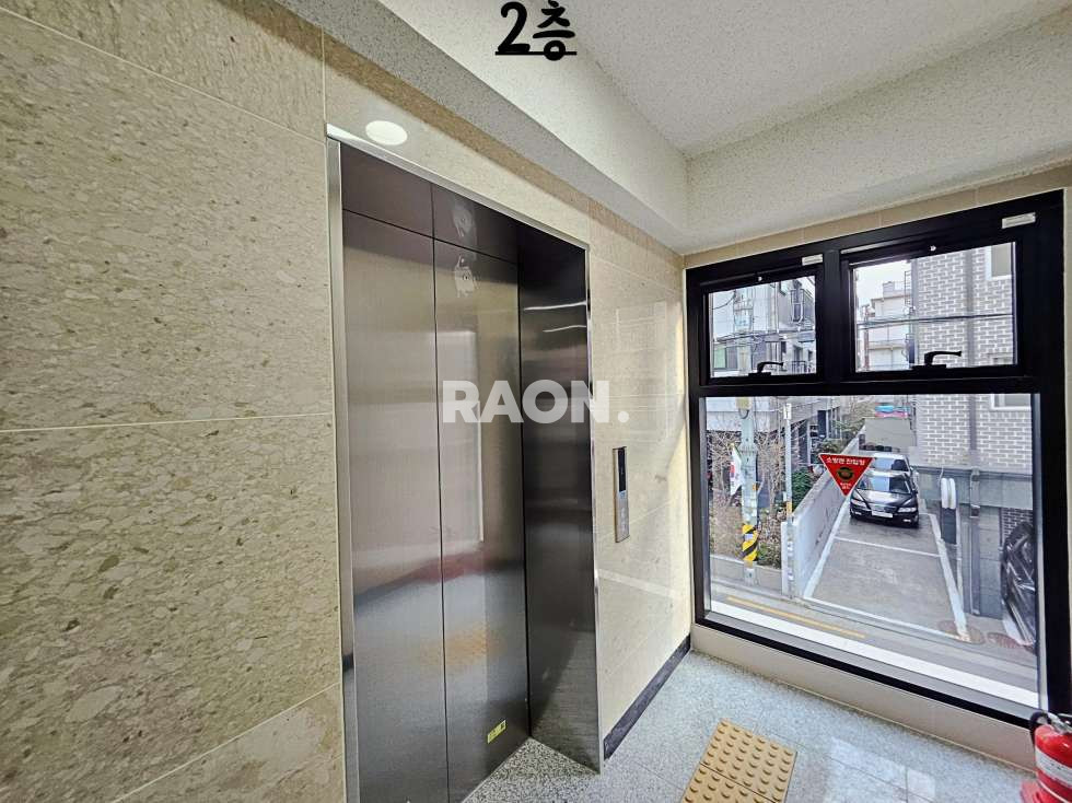 서울 마포구 망원동 [118평]연층사용 마포구청역 신축 무권리 월세 매물번호 13127 사진 12