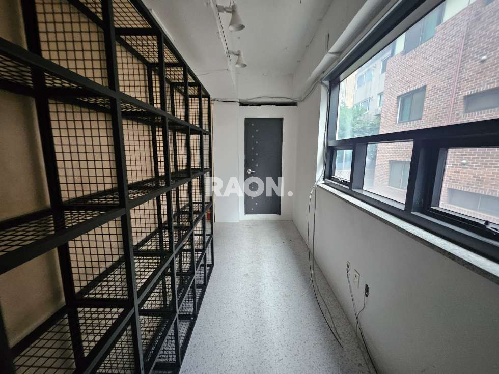 서울 마포구 연남동 [37평]연남 경의선숲길 인테리어 완비 주차1 엘베 있음 월세 매물번호 12549 사진 17