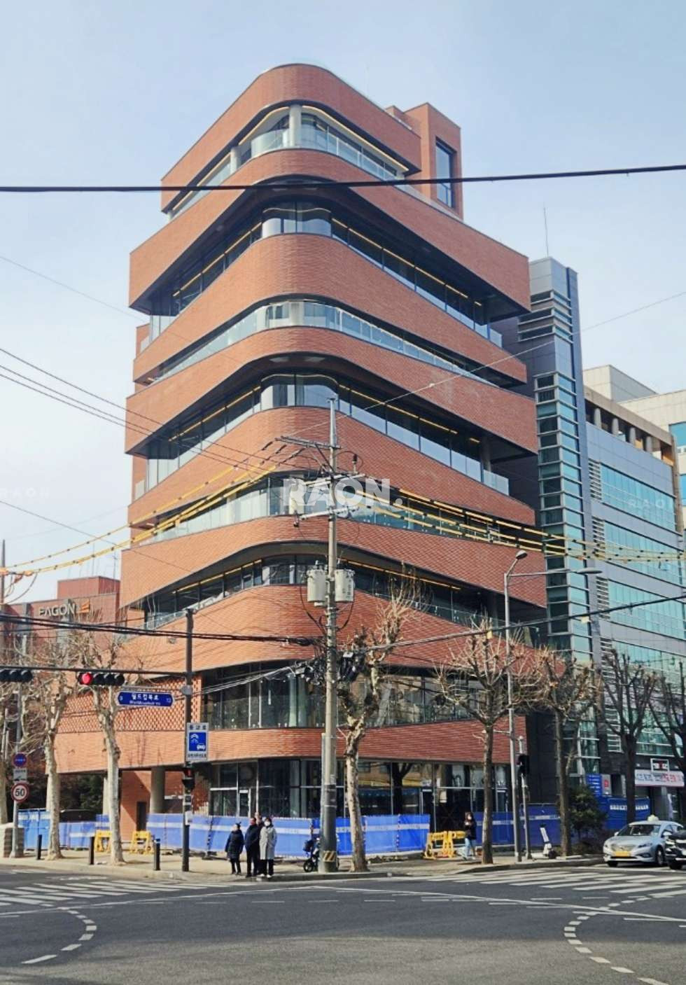서울 마포구 서교동 [198평]연층사용 홍대 역세권 코너 사거리 대로변 위치 월세 매물번호 13623 사진 15