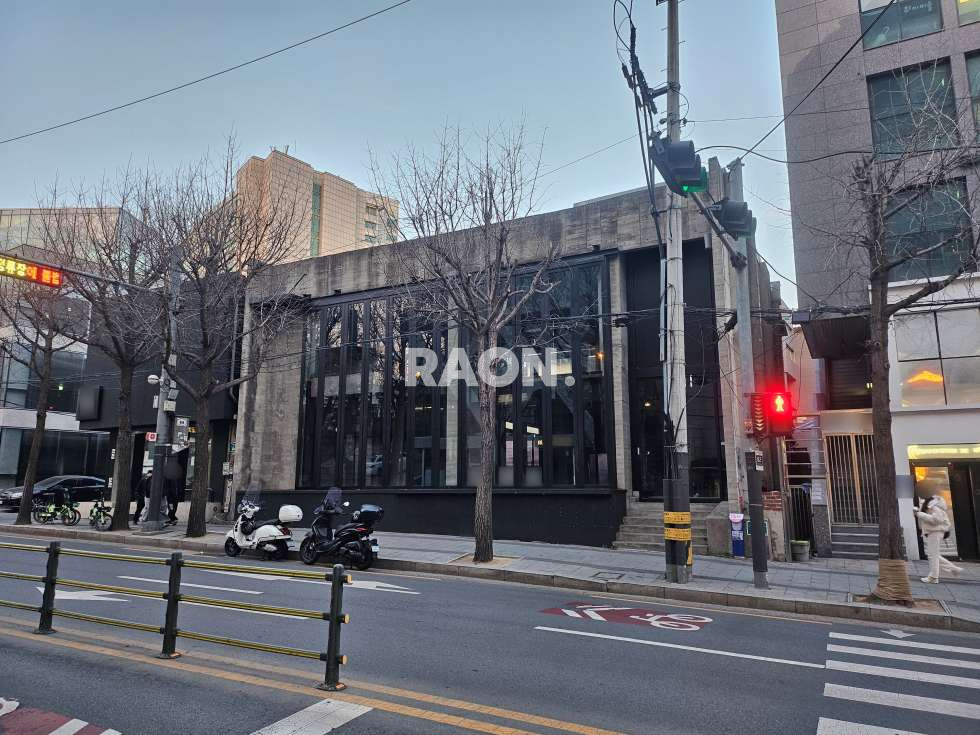 서울 마포구 서교동 [159평]홍대 놀이터 인근 팝업스토어 추천 공간 월세 매물번호 13473 사진 1