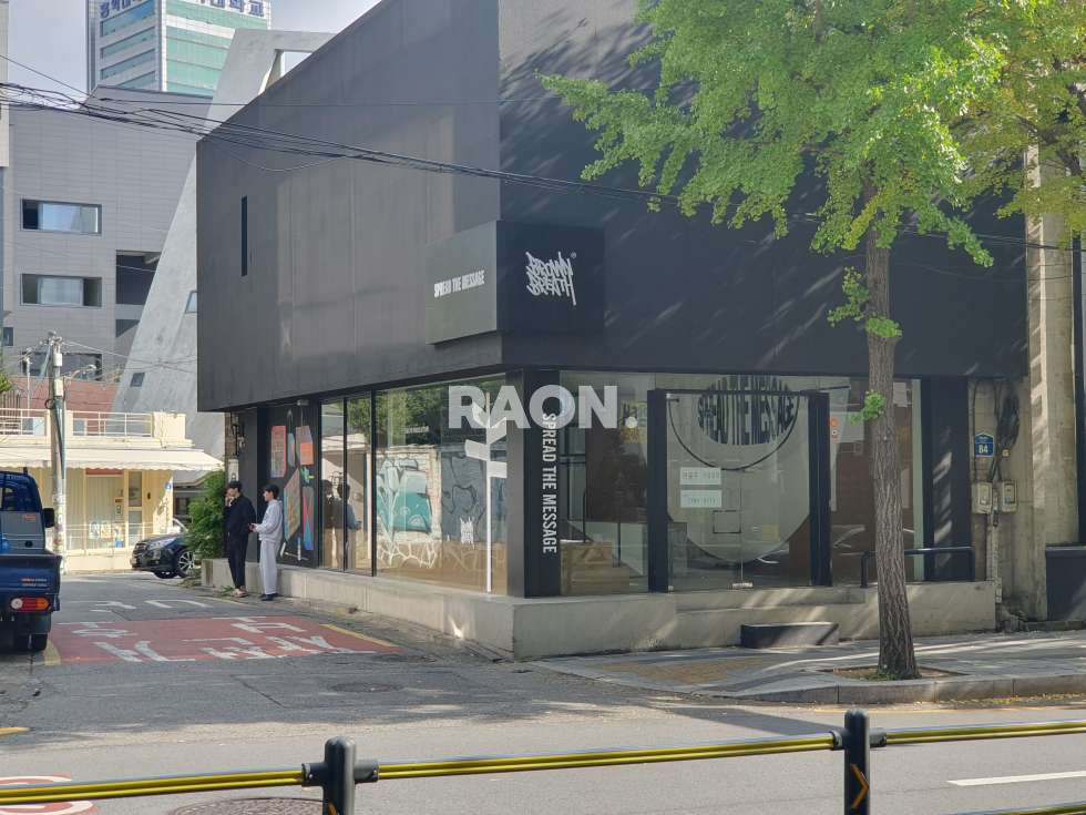 서울 마포구 서교동 [38평]홍대놀이터 인근 무권리 대로변 통임대 월세 매물번호 12866 사진 1