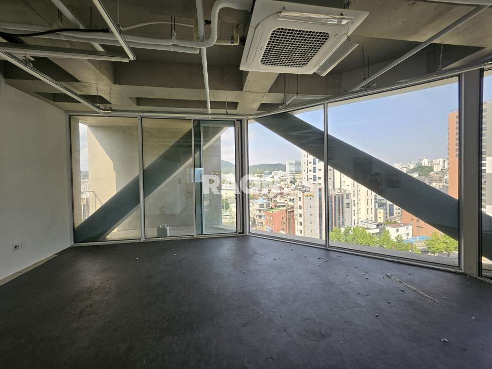 서울 마포구 동교동 [181평]대로변 홍대,신촌 더블 역세권 월세 매물번호 12852 사진 11