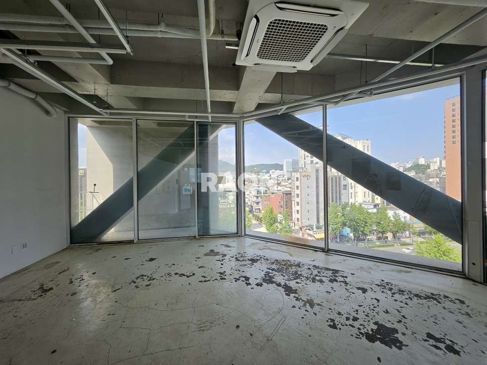서울 마포구 동교동 [181평]대로변 홍대,신촌 더블 역세권 월세 매물번호 12852 사진 16