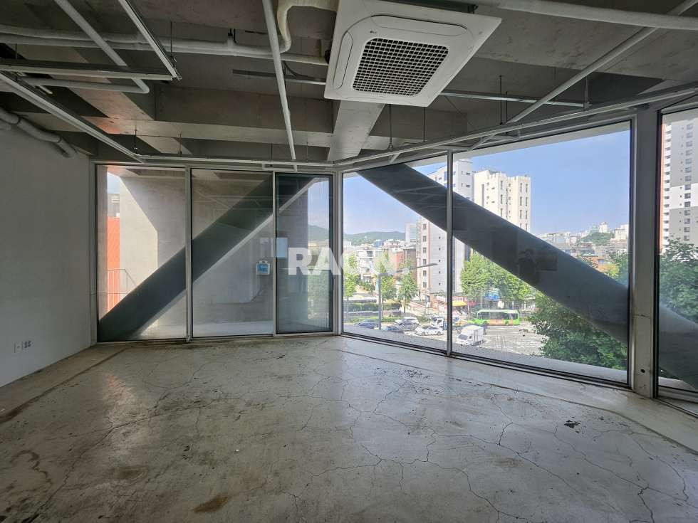 서울 마포구 동교동 [181평]대로변 홍대,신촌 더블 역세권 월세 매물번호 12852 사진 23