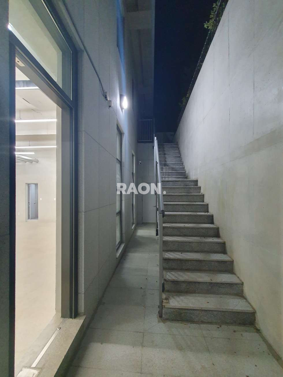 서울 마포구 서교동 [41평]합정역 초역세권 높은 층고 무권리 월세 매물번호 10127 사진 11