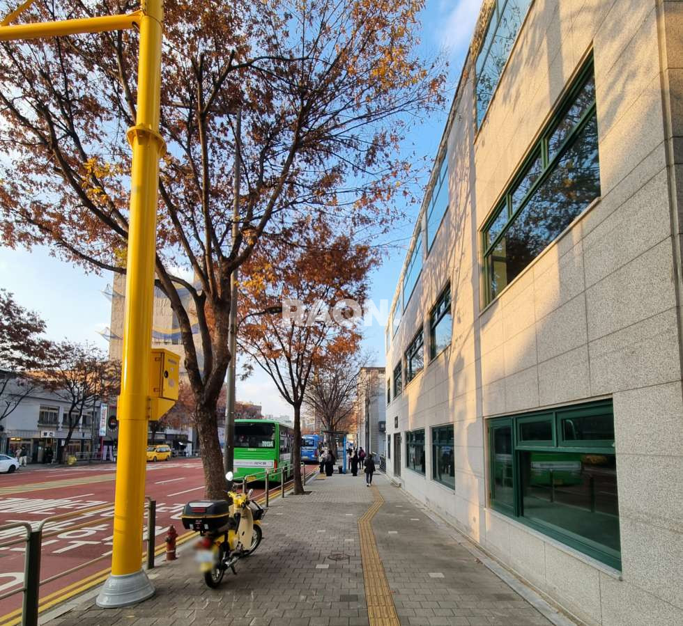 서울 마포구 서교동 [380평] 합정역 메세나폴리스 인근 대로변 통임대 공간 월세 매물번호 13894 사진 3