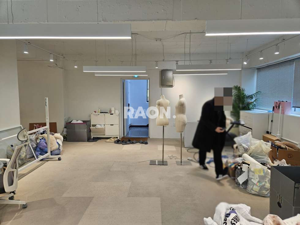 서울 마포구 서교동 [35평] 레드로드 인근 상수,합정 더블역세권 임대 월세 매물번호 13924 사진 2