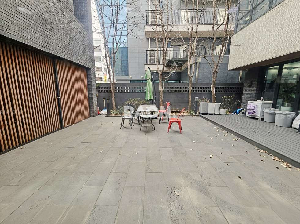 서울 마포구 서교동 [115평]독보적 주택형 사옥 공간 무권리 주차 4대 월세 매물번호 13413 사진 8