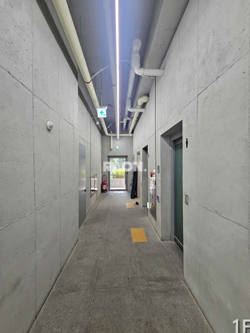 서울 마포구 연남동 [77평] 대로변 신축 1층 무권리 상가 사무실 월세 매물번호 10890 사진 11