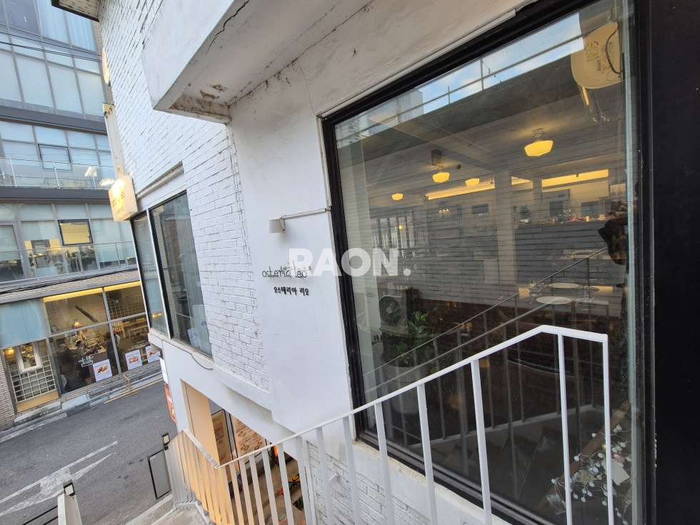 서울 마포구 서교동 [24평] 합정역 인근 2층 상가 월세 매물번호 14095 사진 1