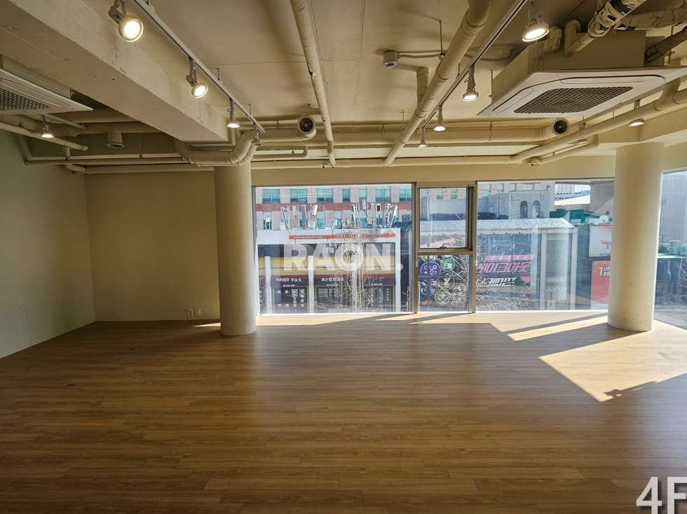 서울 마포구 서교동 [38평] 홍대정문 대로변 S급 퀄리티 임대공간 월세 매물번호 14098 사진 3