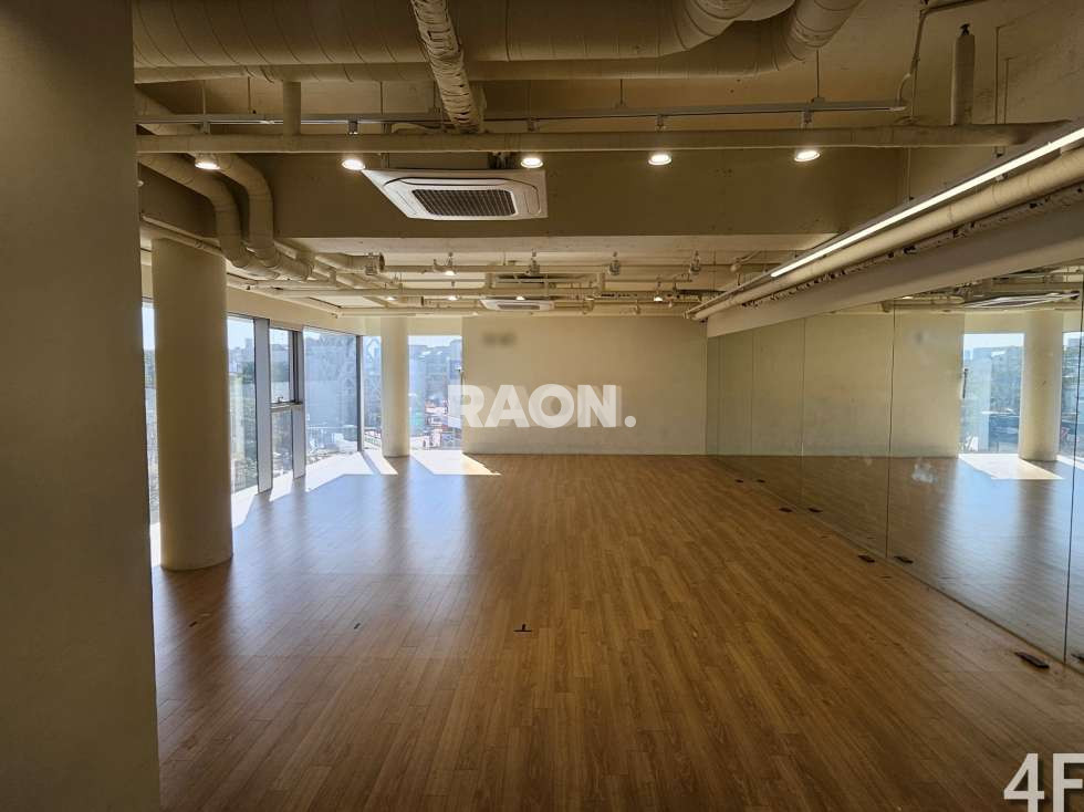 서울 마포구 서교동 [38평] 홍대정문 대로변 S급 퀄리티 임대공간 월세 매물번호 14098 사진 5