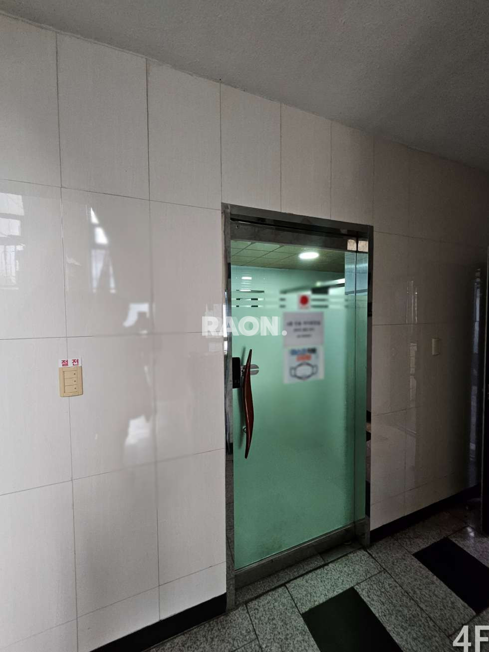 서울 마포구 서교동 [126평] 합정역 바로 앞 대형 가성비 오피스 임대 월세 매물번호 14112 사진 13