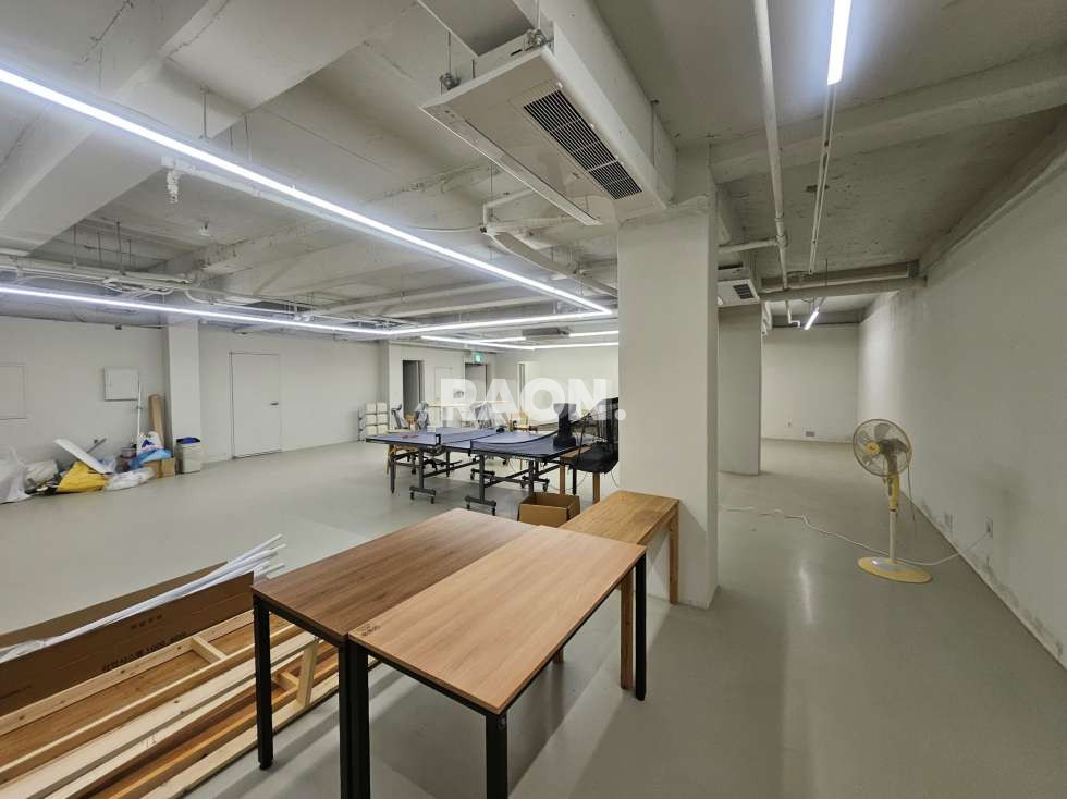 서울 마포구 서교동 [75평] 합정 메세나폴리스 바로 앞 지하1층 임대공간 월세 매물번호 14121 사진 3