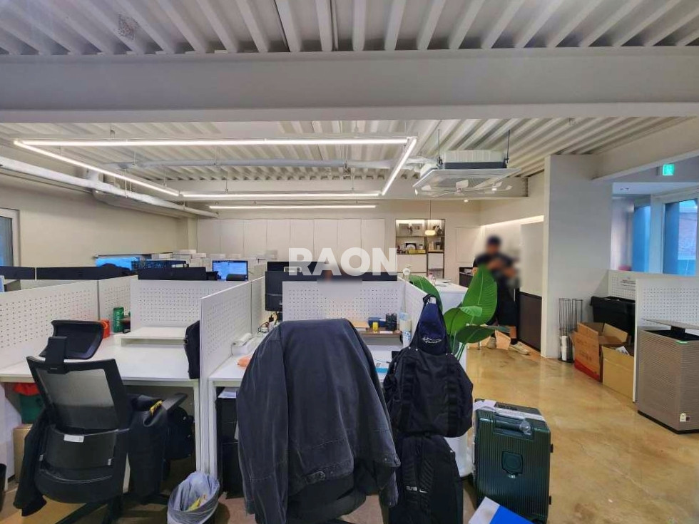 서울 마포구 서교동 [77평]홍대 깔끔한 내외관 컨디션 인테리어 완비 사무실 월세 매물번호 14152 사진 6