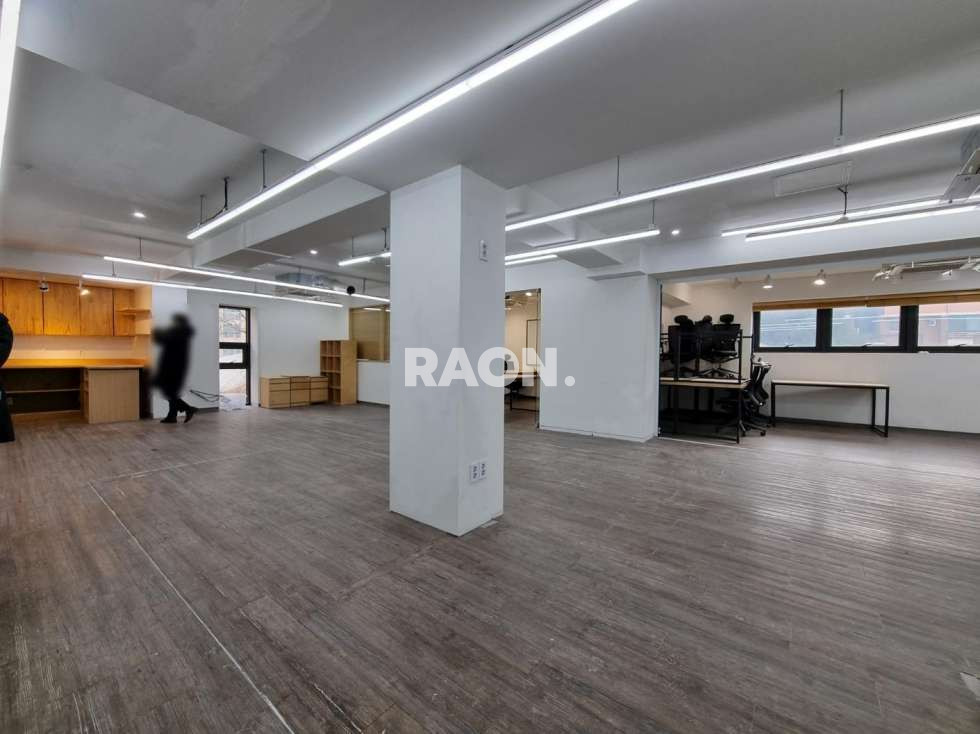 서울 마포구 창전동 [57평] 경의선숲길 인테리어 완비 무권리 오피스 월세 매물번호 13188 사진 4