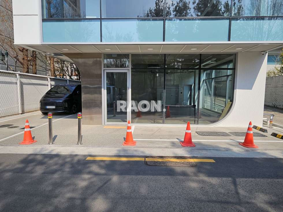 서울 마포구 연남동 [95평] 홍대 연트러파크 바로 앞 1층,2층,3층 (3개층 사용) 월세 매물번호 14169 사진 2