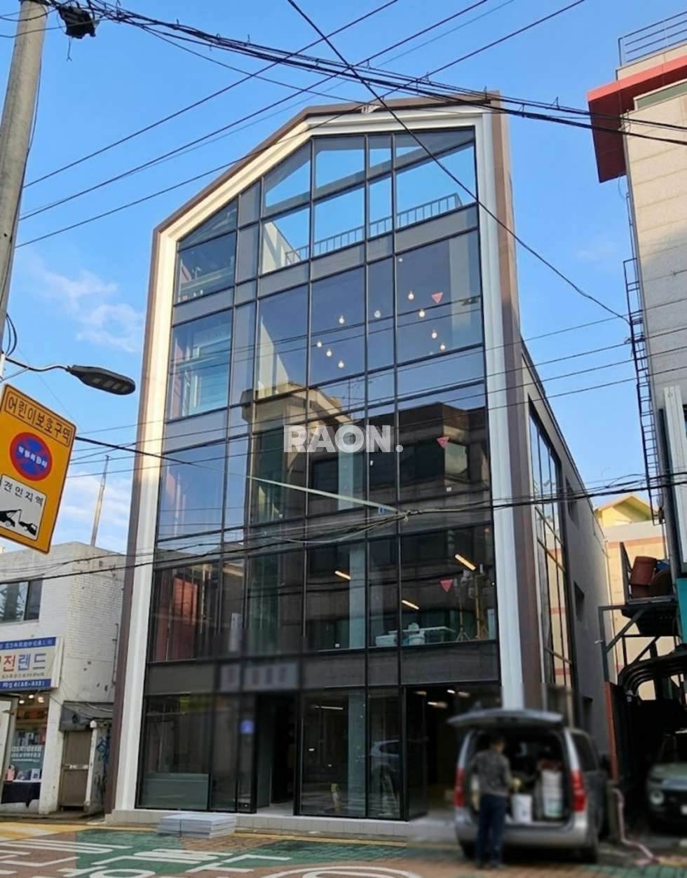 서울 마포구 서교동 [26평] 홍대 레드로드 인근 1층 무권리 신축 월세 매물번호 14176 사진 1