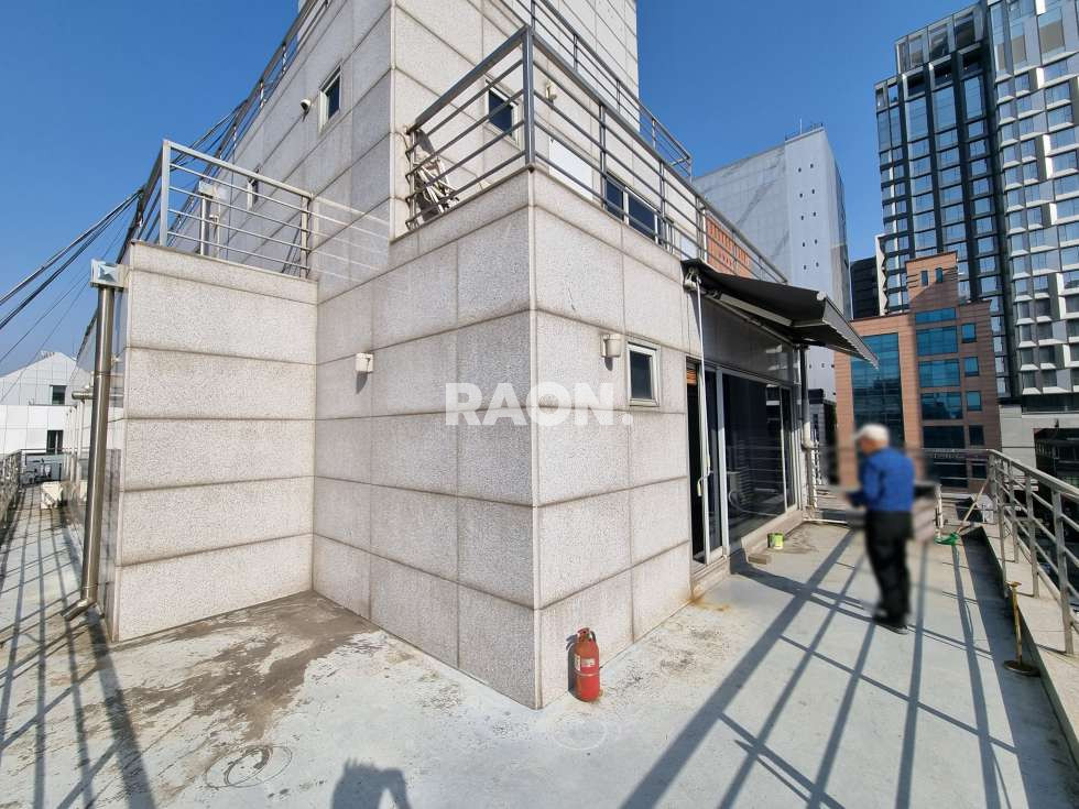 서울 마포구 동교동 [46평]홍대역세권 동교동 오피스라인 내부룸, 테라스 월세 매물번호 14188 사진 14