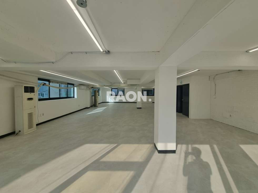 서울 마포구 상수동 [58평]상수역세권 깔끔한 화이트톤 사무실 월세 매물번호 14228 사진 3