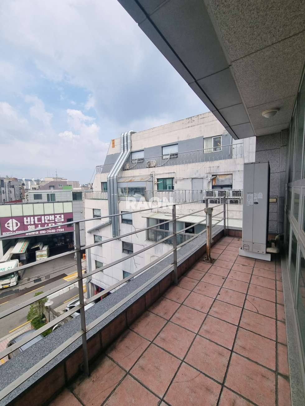 서울 마포구 성산동 [66평]성산동 대로변 유리룸 완비된 사무실 월세 매물번호 10058 사진 13