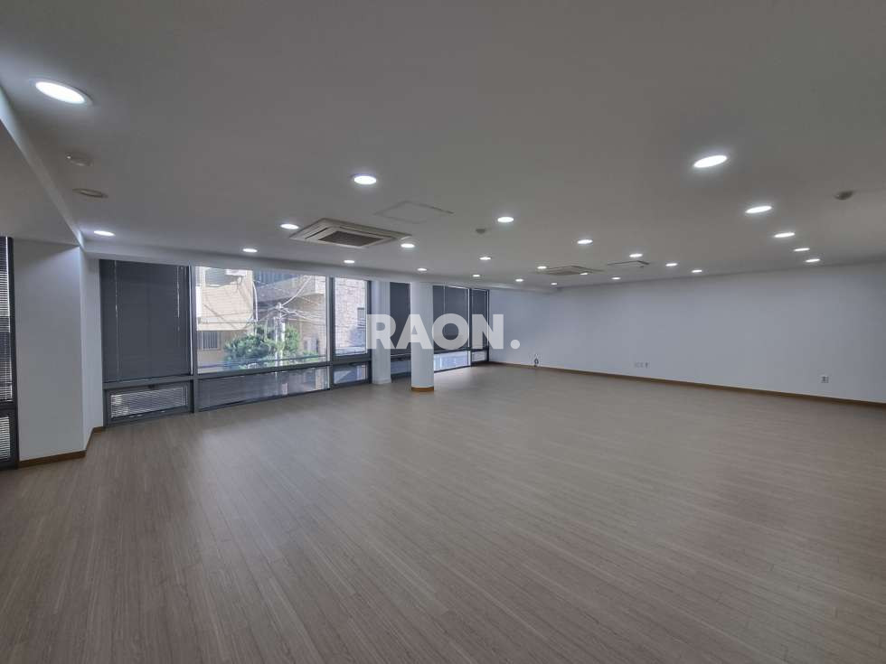 서울 마포구 동교동 [47평]홍대역 도보 3분 오피스라인 최상의 사무실 공간 월세 매물번호 12173 사진 3