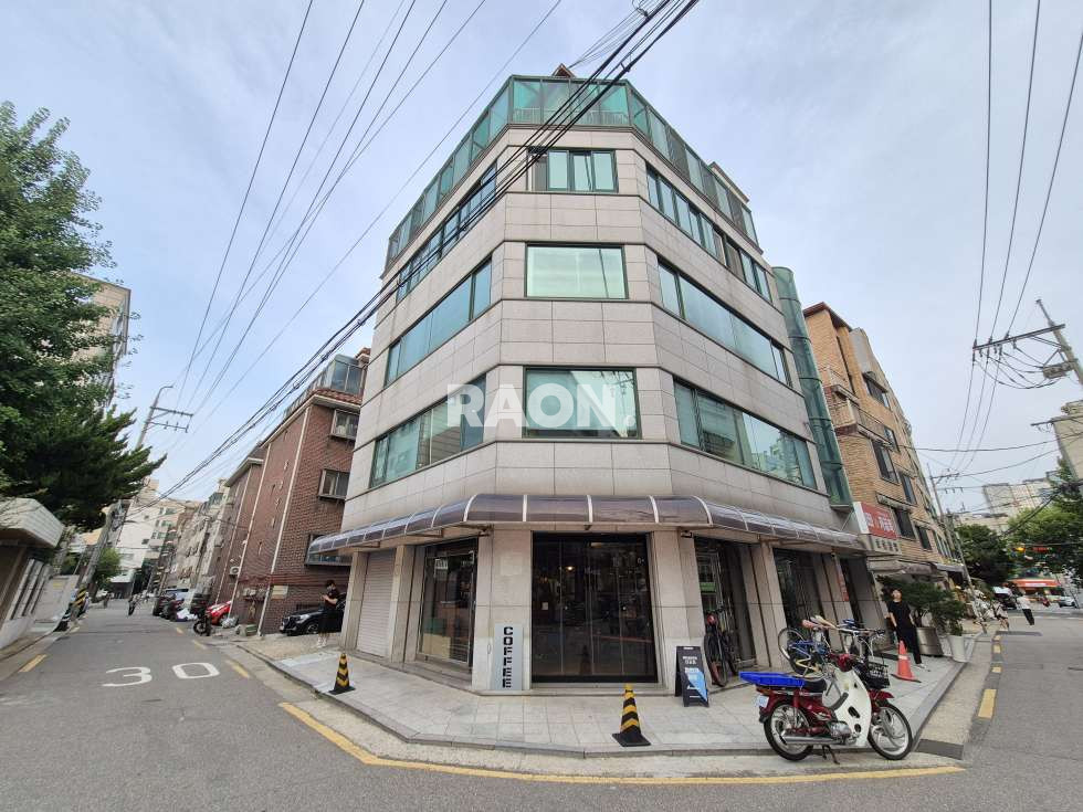 서울 마포구 서교동 [24평]망원역세권 코너 통창 1층 상가 사무실 월세 매물번호 12864 사진 1