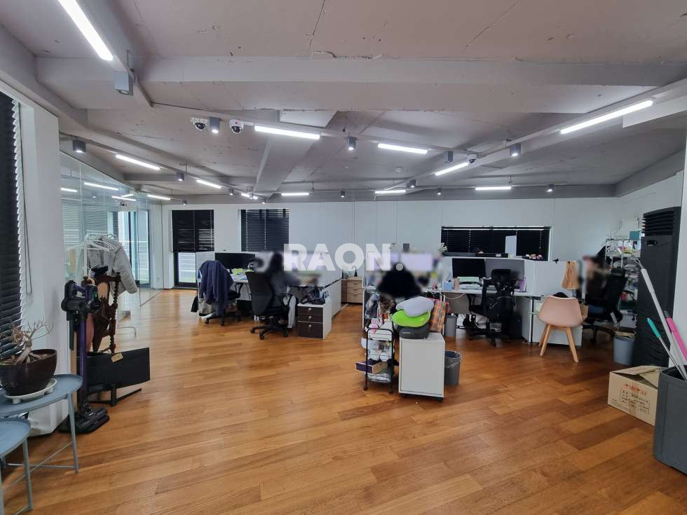 서울 마포구 서교동 [33평]합정역 도보 3분 유리룸 완비 역세권 사무실 월세 매물번호 12724 사진 2